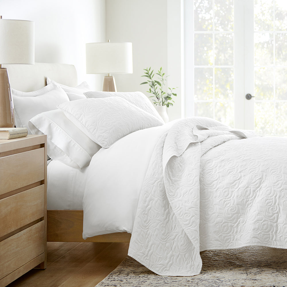 3-Piece Floral Stitch Quilted Coverlet Set