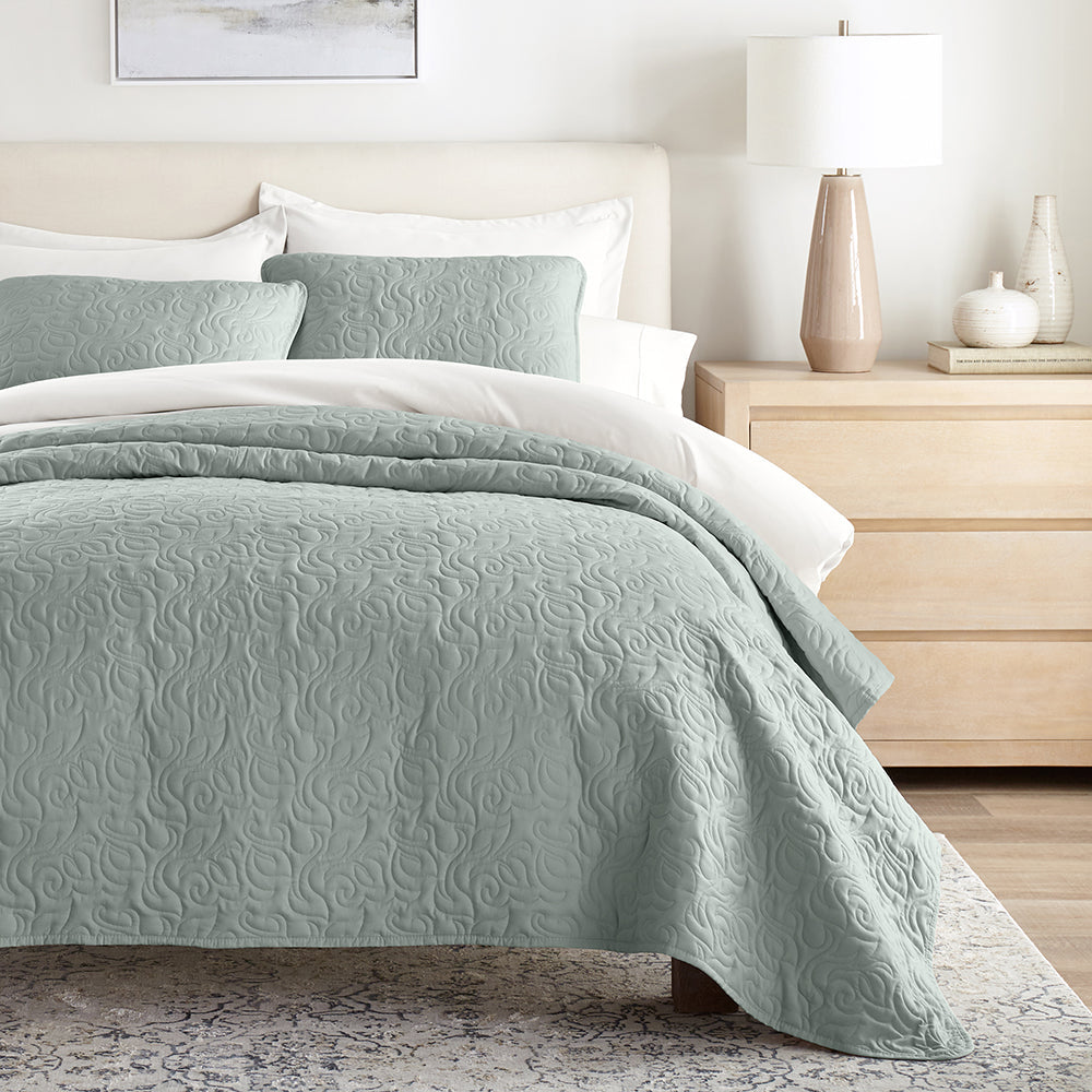 3-Piece Floral Stitch Quilted Coverlet Set